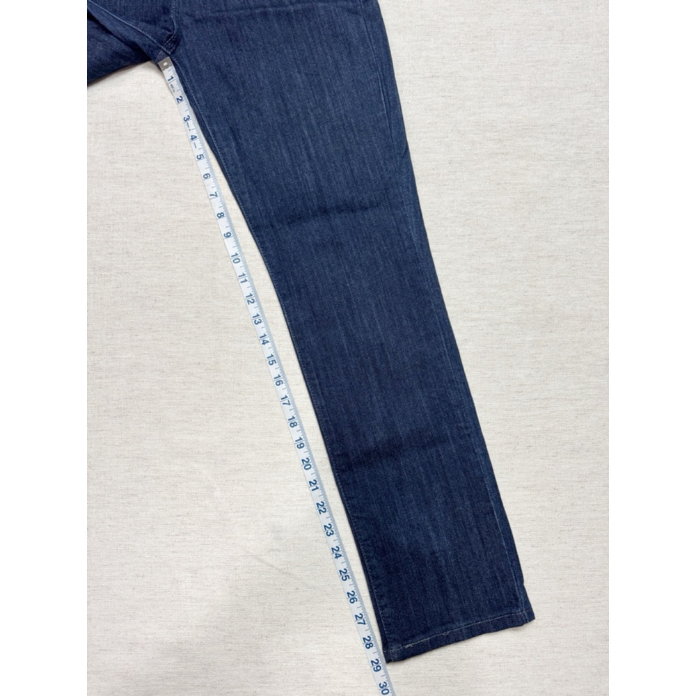 Levi Strauss Woman’s blue denim Jeans size W29 L30 Casual Dark Wash Straight Leg - Picture 2 of 7